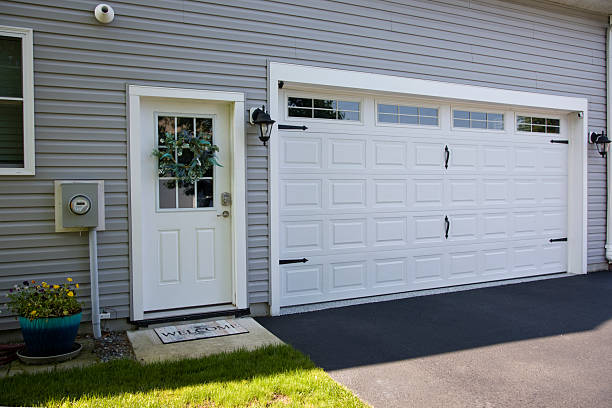 24/7 Emergency Garage Door Panel Replacement experts in Bell Acres, PA